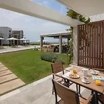 Thalassa מלון