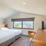 מלון Thalassa 2*