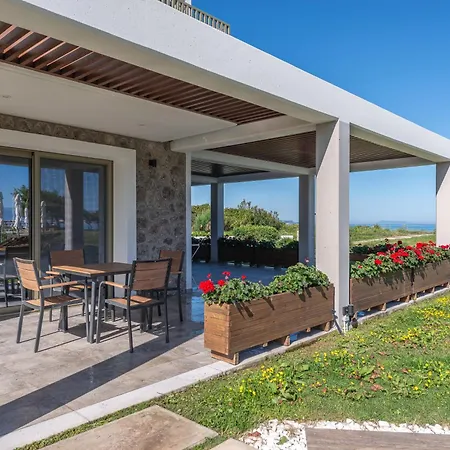 מלון Thalassa Almiros Beach