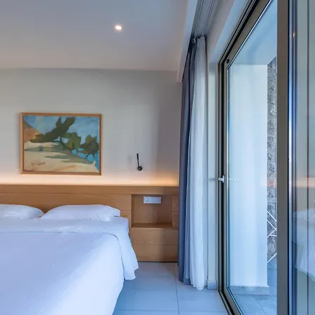 Thalassa 2*